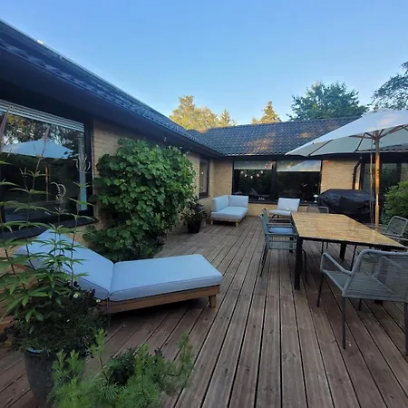 In Scenic Oasis For Family, 4-5 Pers Willa Silkeborg